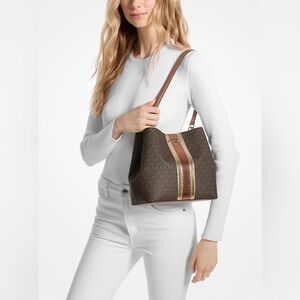 Michael Kors NWOT Pratt Medium Signature Logo Shoulder Bag.